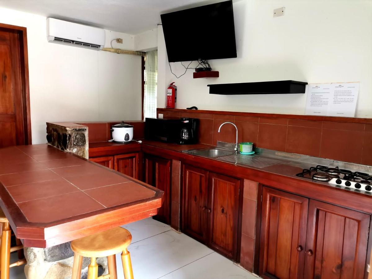 Bungalows Malu Cahuita Exterior foto